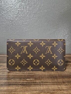 Authentic Louis Vuitton Zippy Wallet Monogram Canvas